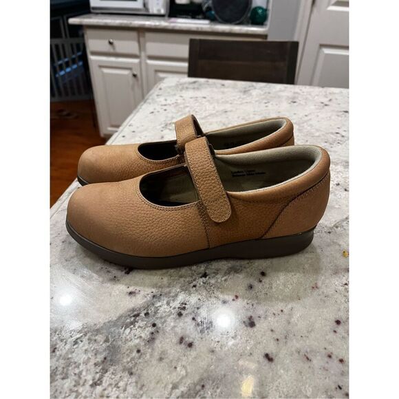 DREW Tan Leather Mary Jane Shoes (Drew size 7-1/2M) 9-1/2 - Picture 2 of 5